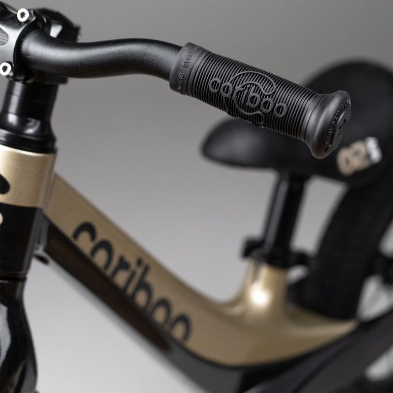 A-head headset – just like on adult MTB bikes.